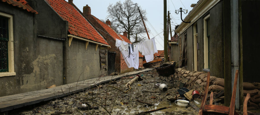 Overspoeld - watersnoodstraat